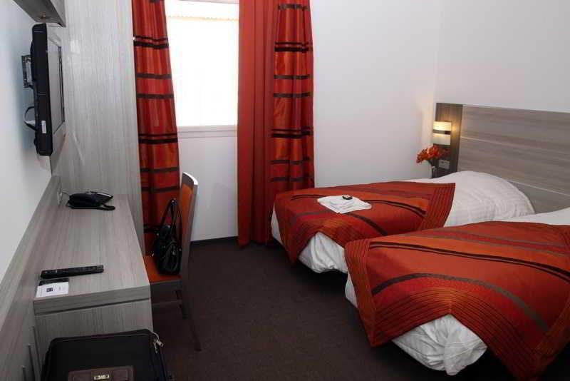 Ibis Styles Marseille Plan De Campagne Hotel Mirabeau Екстериор снимка